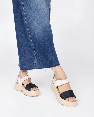 Melissa Kick Off Platform Sandal