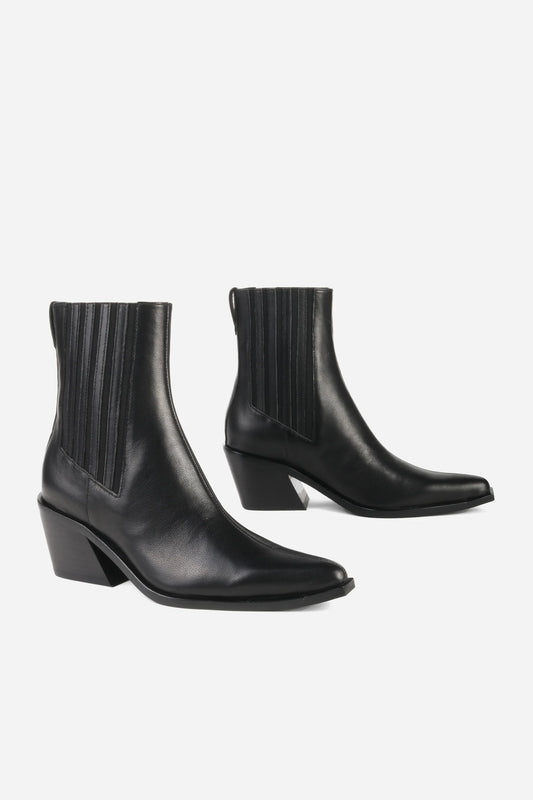 Hillary Boot