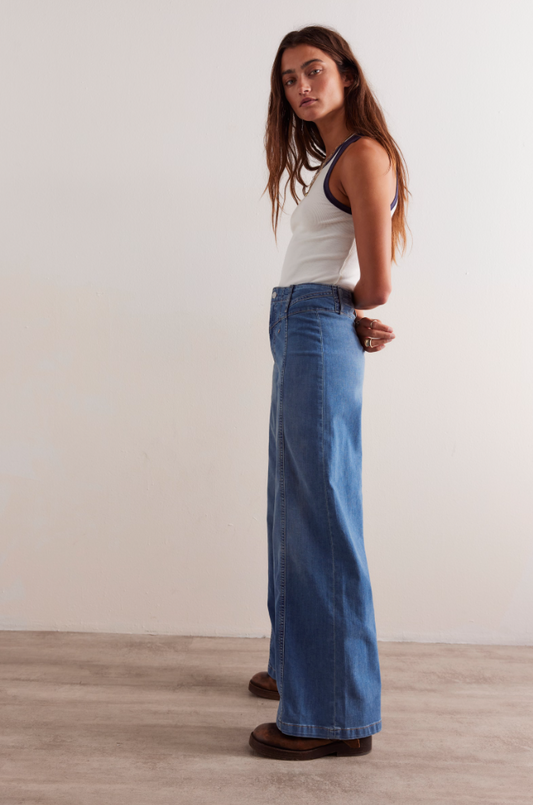 Libre Wide Leg Jeans