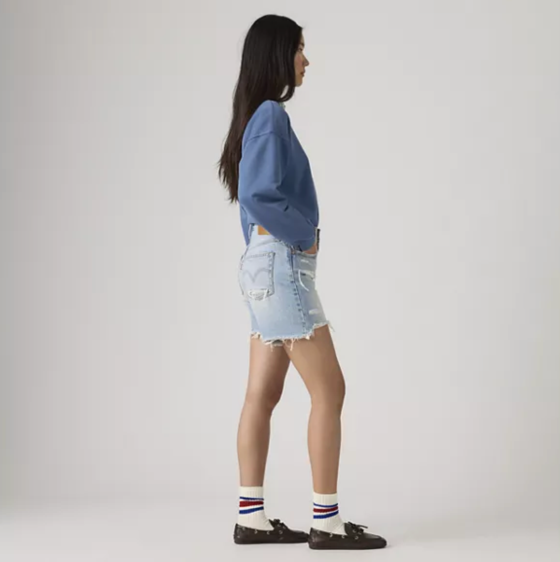 Levi's Mid Thigh Short