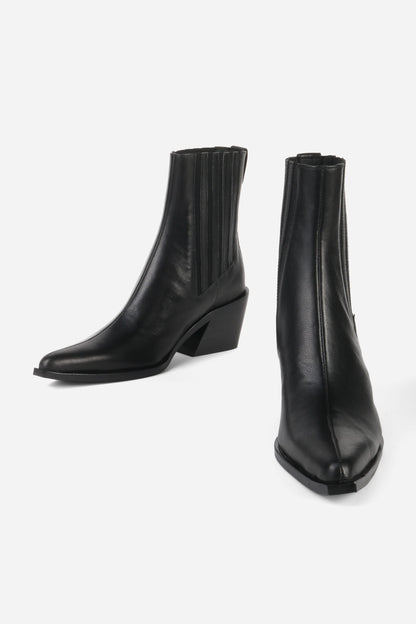 Hillary Boot