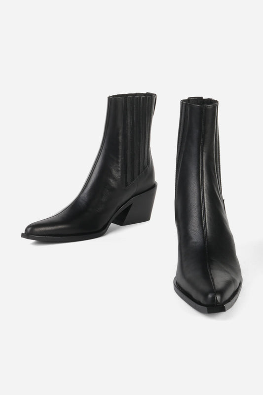 Hillary Boot