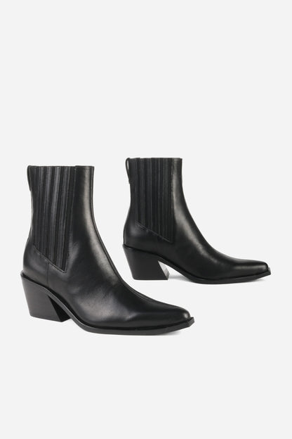 Hillary Boot