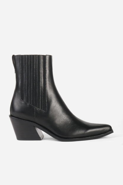 Hillary Boot