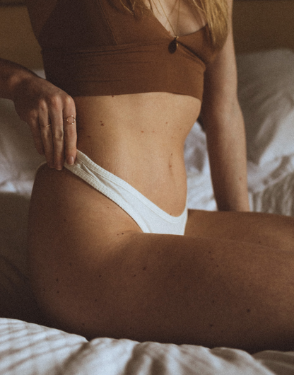 HIGH RISE Thong