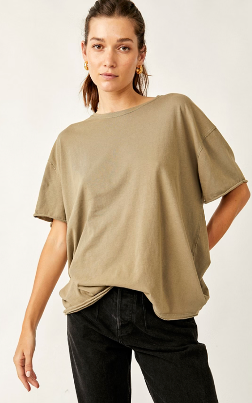 Nina Tee*