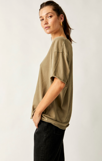 Nina Tee*