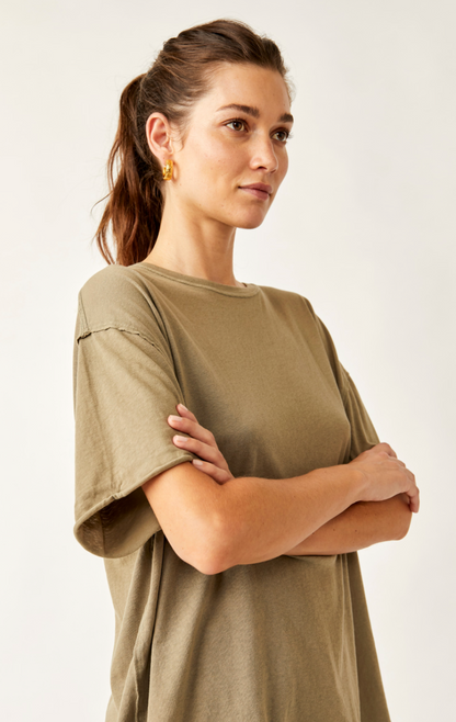 Nina Tee*