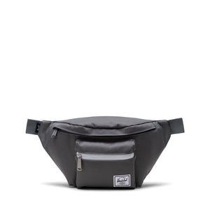 Seventeen Hip Pack